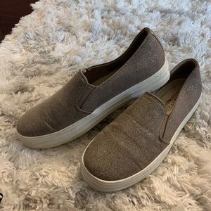 Size 8 Skechers Streets